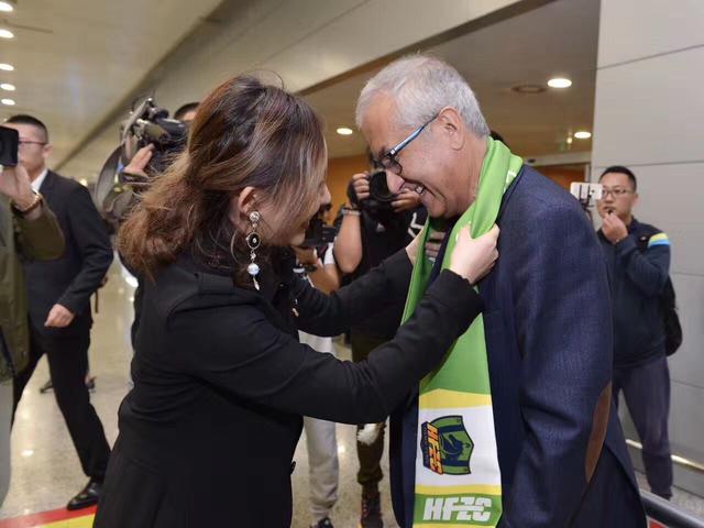 国产亚洲人成在线影院