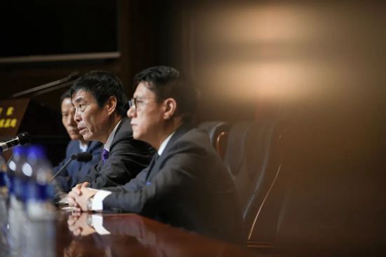 免费狼人久久香蕉网