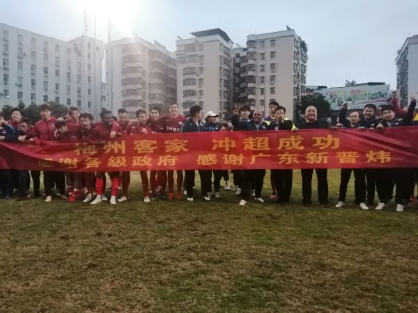 丰满少妇被猛烈进入高清播放,